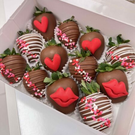 Send For Love Dozen Box Chocolate Strawberries Each Strawberries Kiss Box comes with 12 carefully decorated strawberries with red heart and kiss sprinkles, making them perfect for gifting. Additionally, their convenient Same Day Delivery service in Miami, Kendall, Homestead, and Broward County allows .
