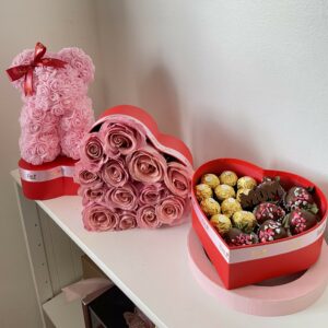 Amor Especial Osito con Rosas Fresas y Chocolates frutidetails.com
